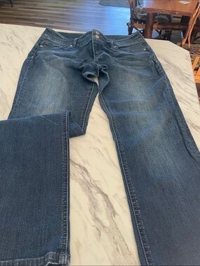 Soho Women's Faded Blue But Cut Jeans